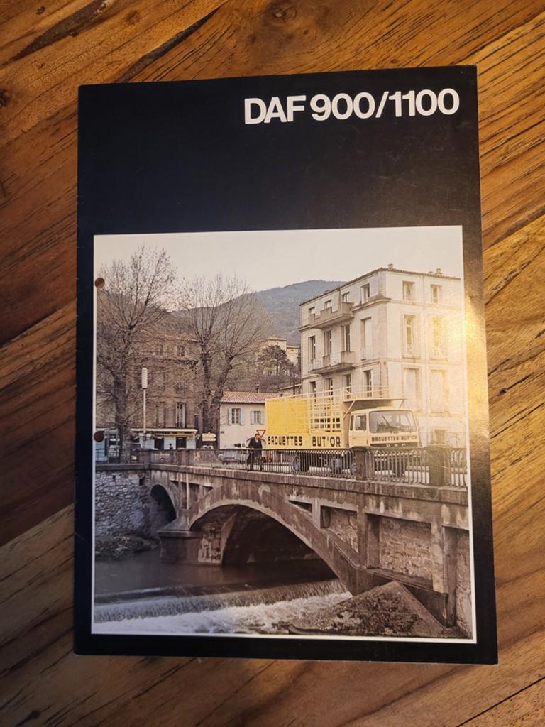 truck folder DAF 900/1100, Ophalen of Verzenden, Zo goed als nieuw