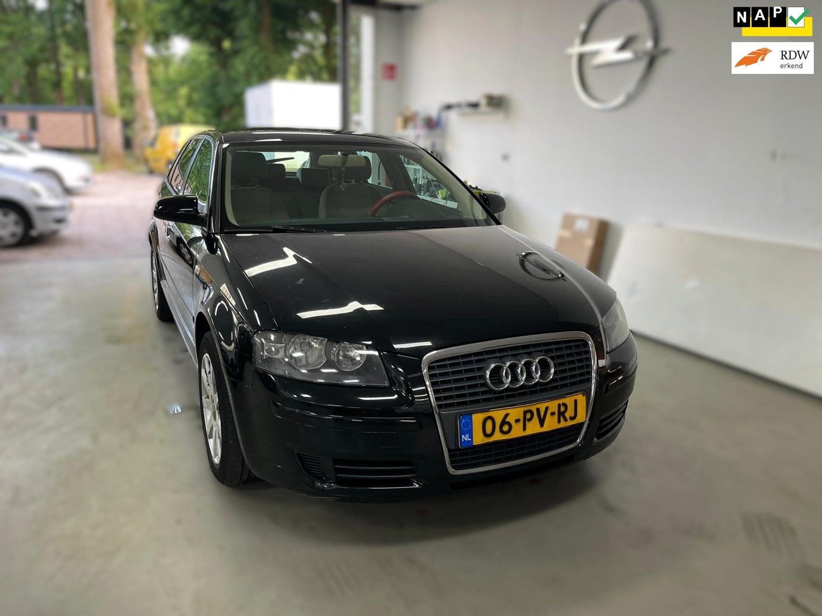 Audi A3 Sportback 1.6 Attraction, Auto's, Voorwielaandrijving, Gebruikt, 4 cilinders, Zwart