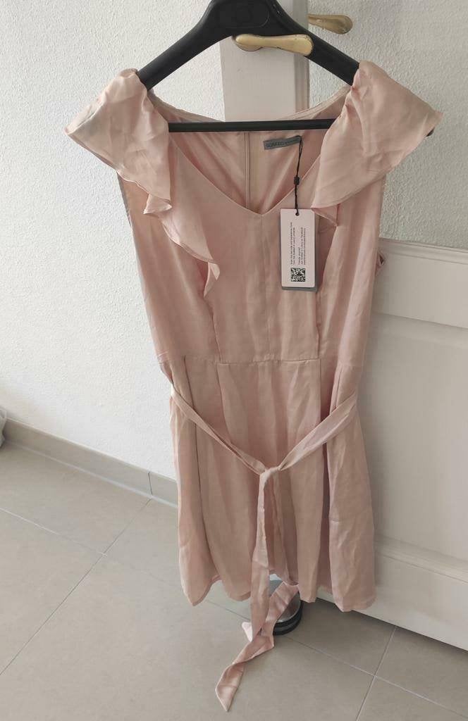 Nieuwe zalmkleurige moderne jurk maat XL Merk "Soaked in Lu, Nieuw, Ophalen of Verzenden, Boven de knie, Maat 46/48 (XL) of groter