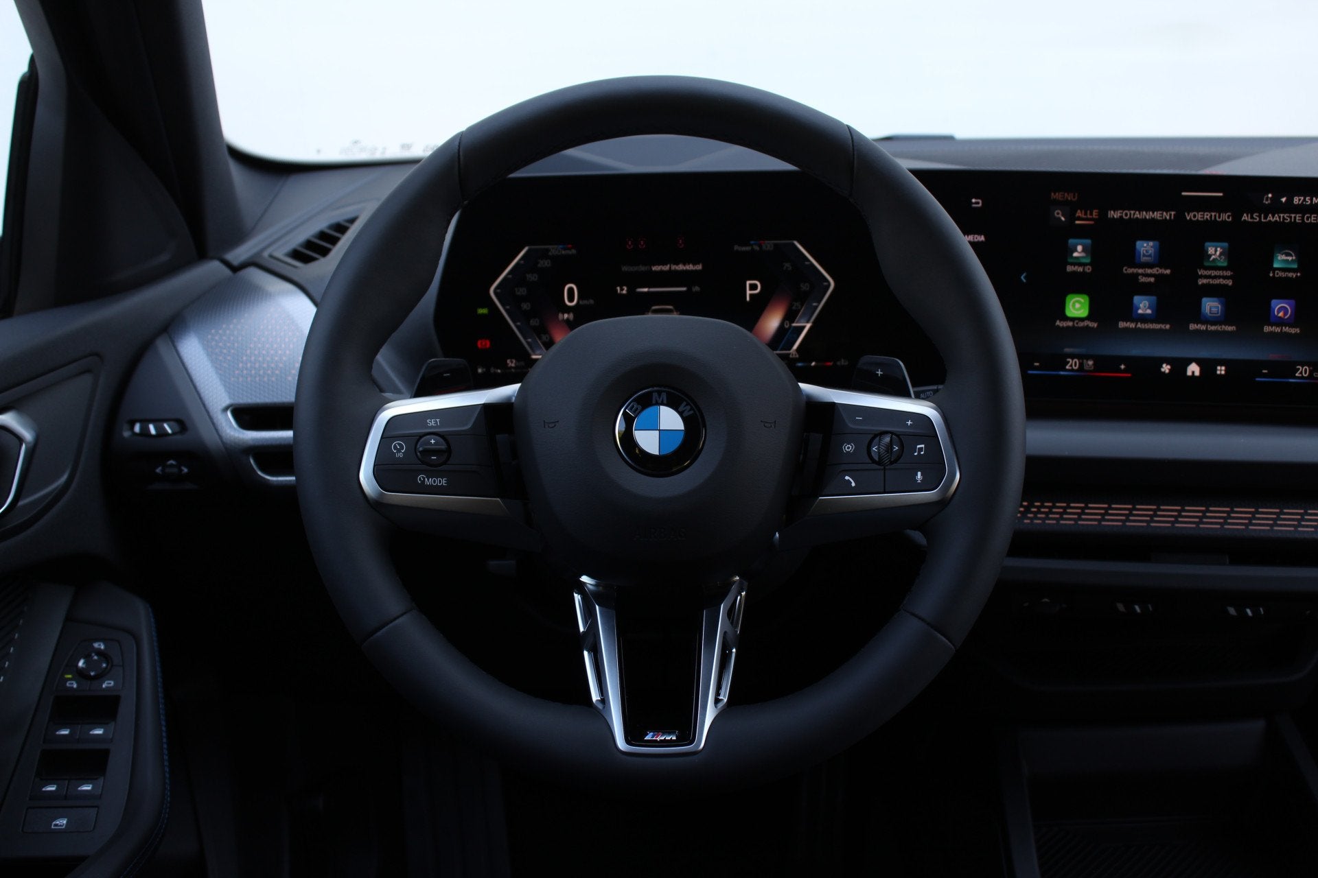 BMW 1 Serie 120 M Sport Automaat / Panoramadak / Sportstoele, Auto's, BMW, Zwart, 156 pk, Stoelverwarming, Bedrijf