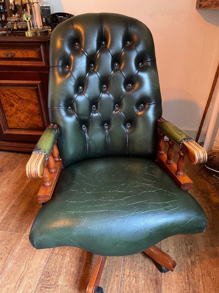Vintage Lederen Bureaustoel (Chesterfield stijl), Huis en Inrichting, Ophalen, Gebruikt, Groen, Bureaustoel