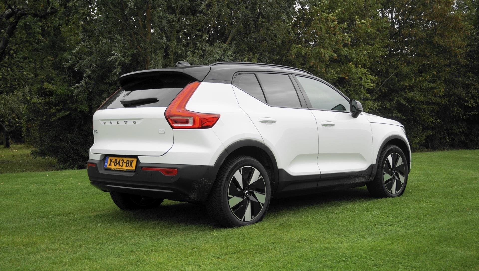 Volvo XC40 Recharge Twin Ultimate 82 kWh Trekh soh 98.43% 40, Auto's, 1800 kg, Zwart, 82 kWh, Wit