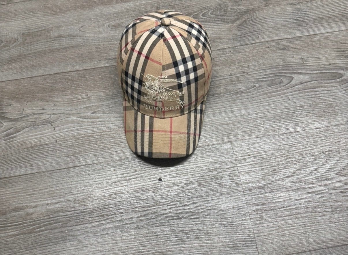 Burberry pet met iconisch ruitpatroon, Ophalen of Verzenden, Zo goed als nieuw, One size fits all, Pet