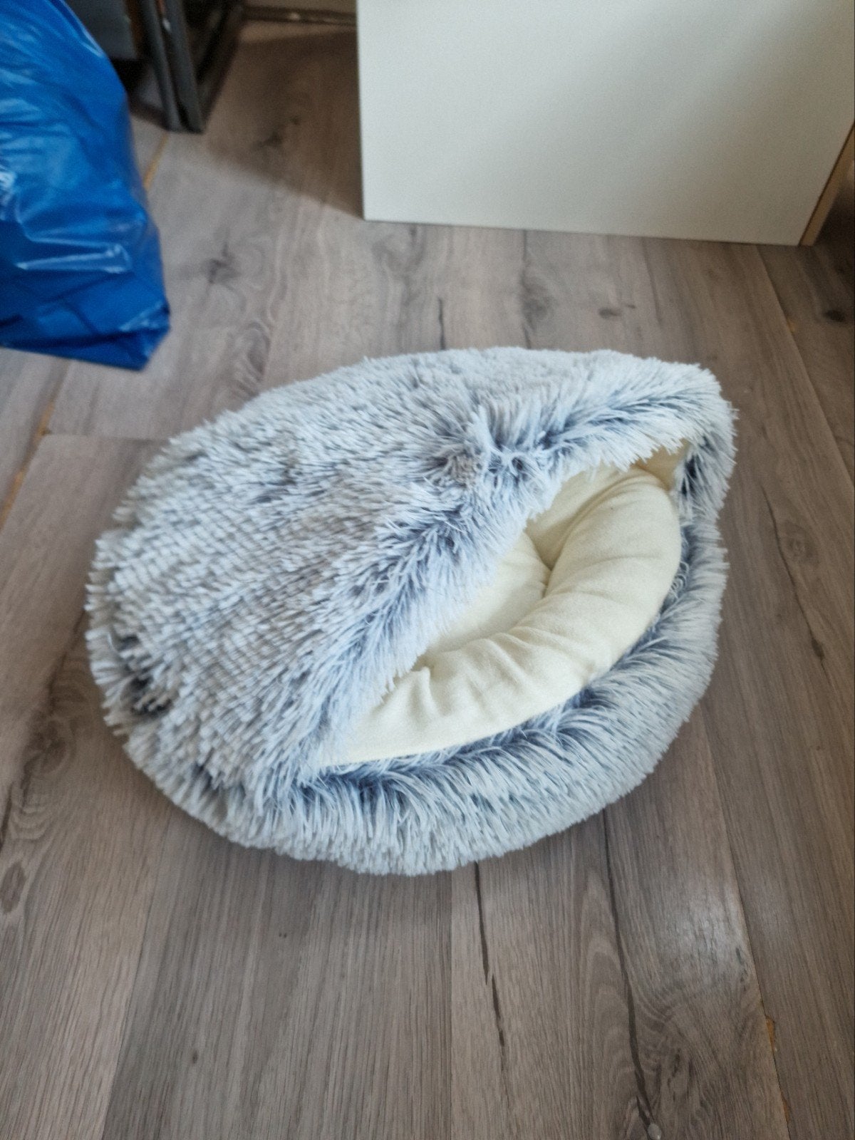 Cat Bed, Ophalen