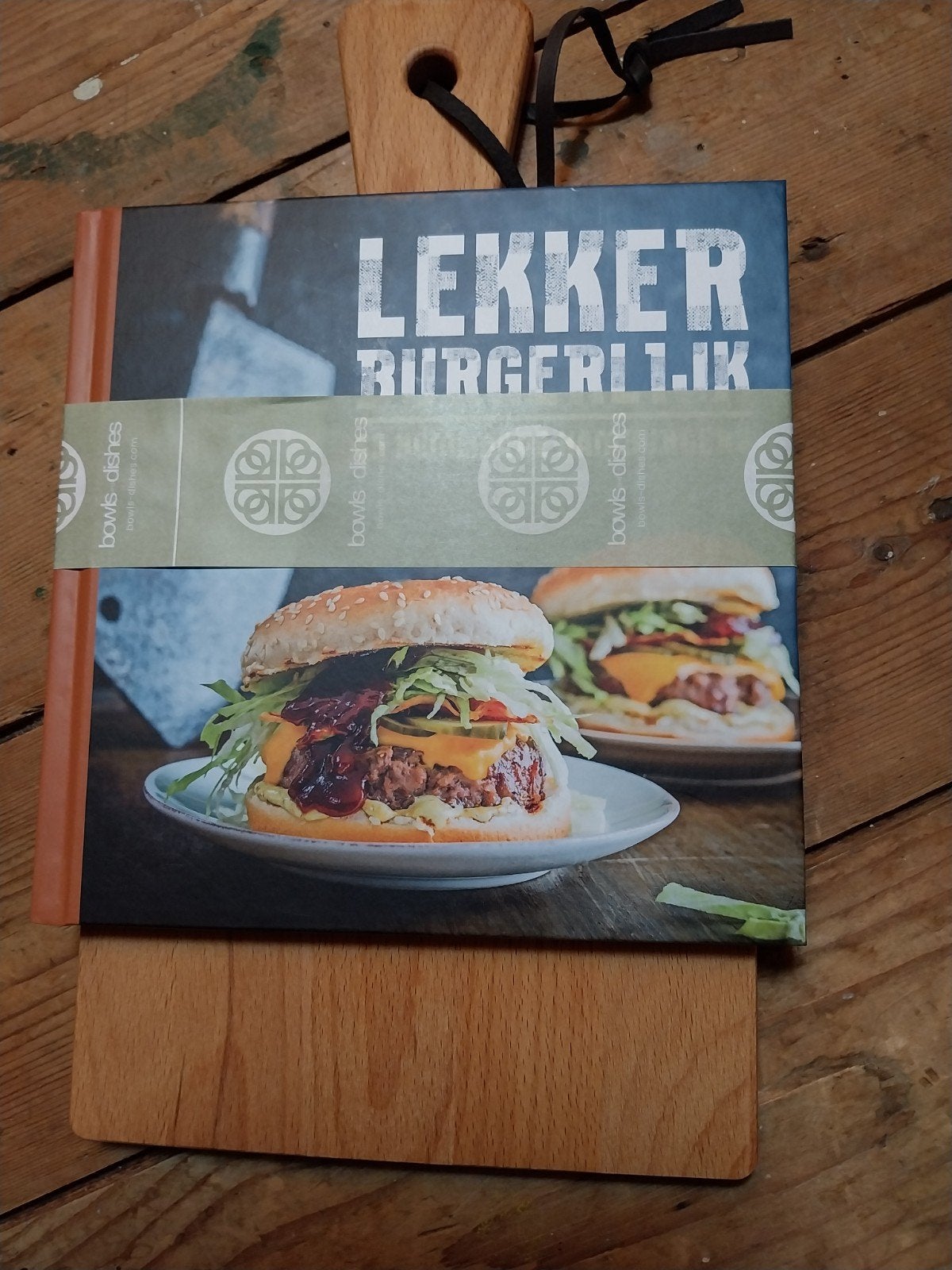 Lekker Burgerlijk - Kookboek voor heerlijke burgers, Boeken, Onbekend, Hoofdgerechten, Ophalen of Verzenden, Zo goed als nieuw