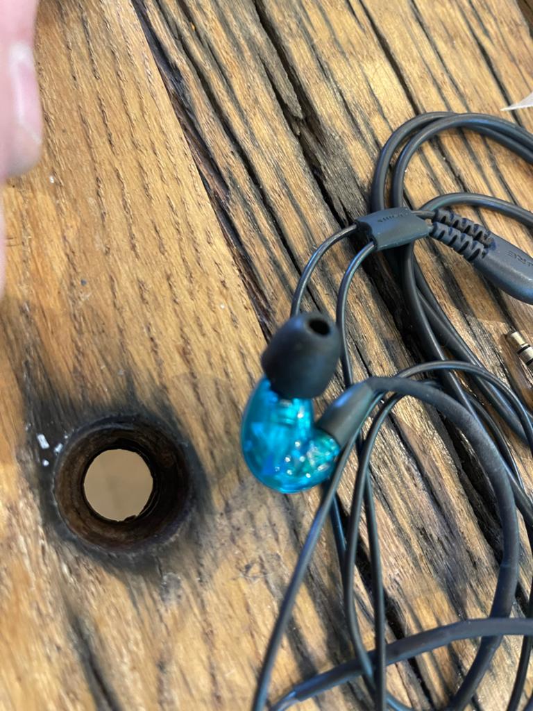 Shure SE 215 In-Ear Hoofdtelefoon met Draad en Accessoires, Ophalen of Verzenden, Gebruikt