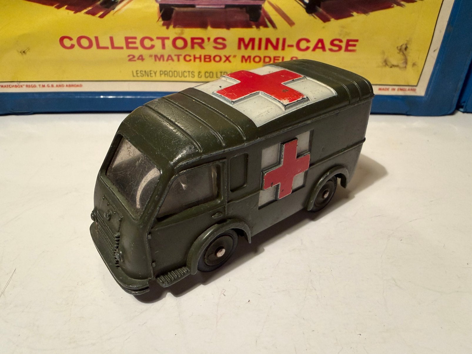 Dinky Toys Nr.80F Renault Army Ambulance, Ophalen of Verzenden, Gebruikt, Auto, Dinky Toys