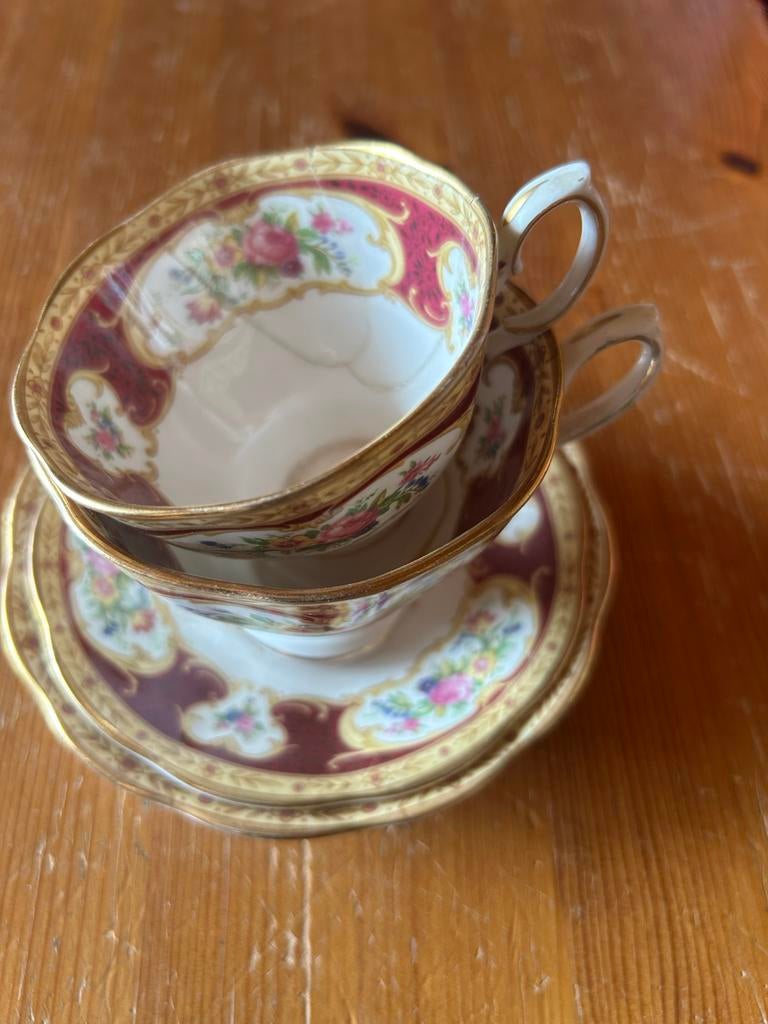 Set van 2 Royal  Albert kopjes Lady Hamilton, Antiek en Kunst, Antiek | Servies los, Ophalen of Verzenden