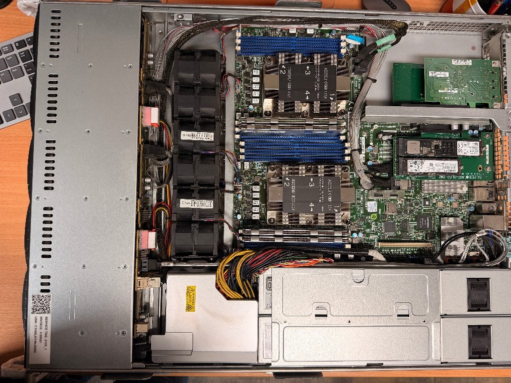 Supermicro 1U server 2x Xeon Gold 6136 256GB ECC 10GbE, Computers en Software, Ophalen, Gebruikt, Hot swappable onderdelen, 2 TB