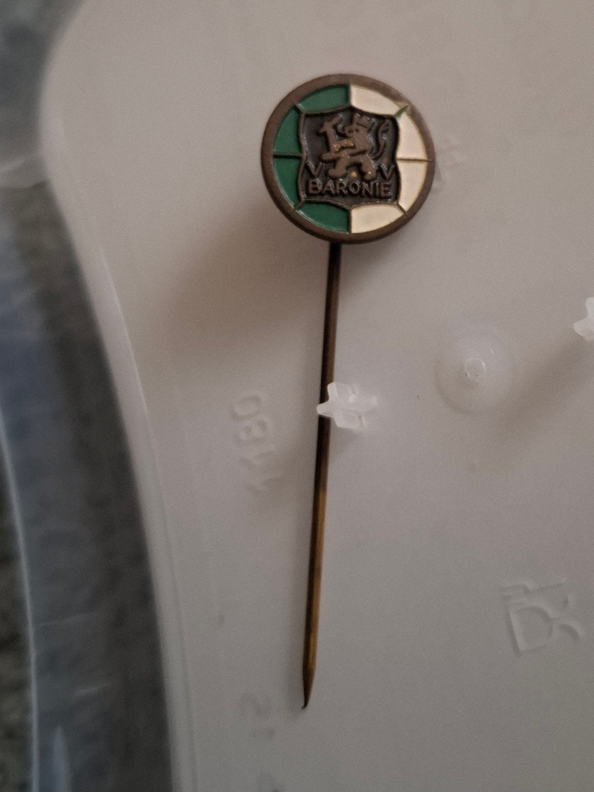 Speldje Baronie, Ophalen of Verzenden, Zo goed als nieuw, Sport, Speldje of Pin