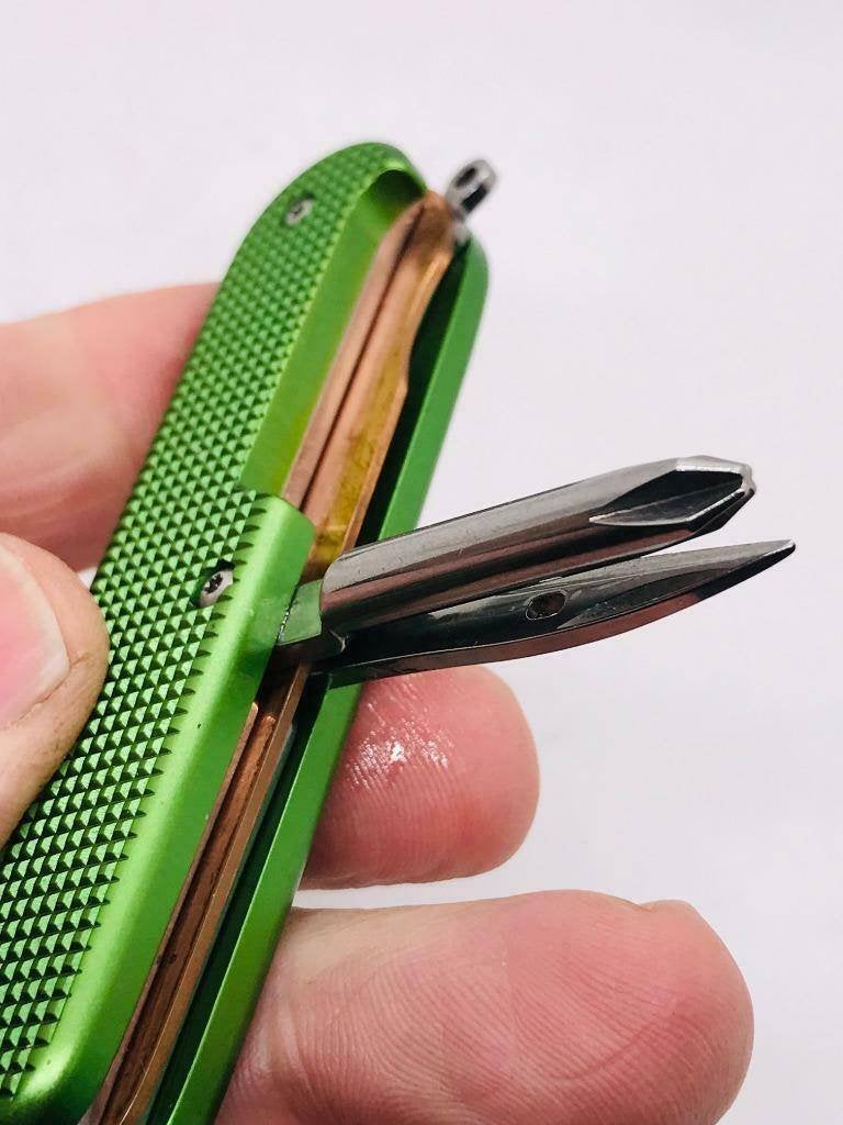 Victorinox CUSTOM Alox Apocalypse Green OLD CROSS 93m, Ophalen of Verzenden, Nieuw
