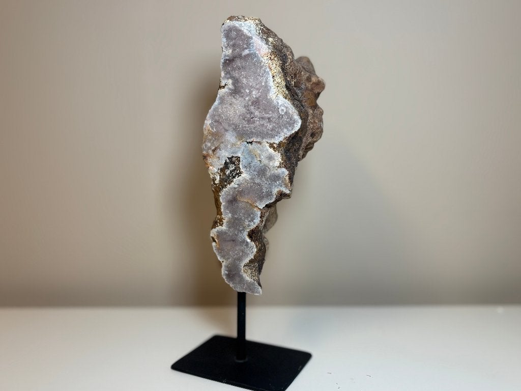 Roze amethist op standaard, Ophalen of Verzenden, Mineraal
