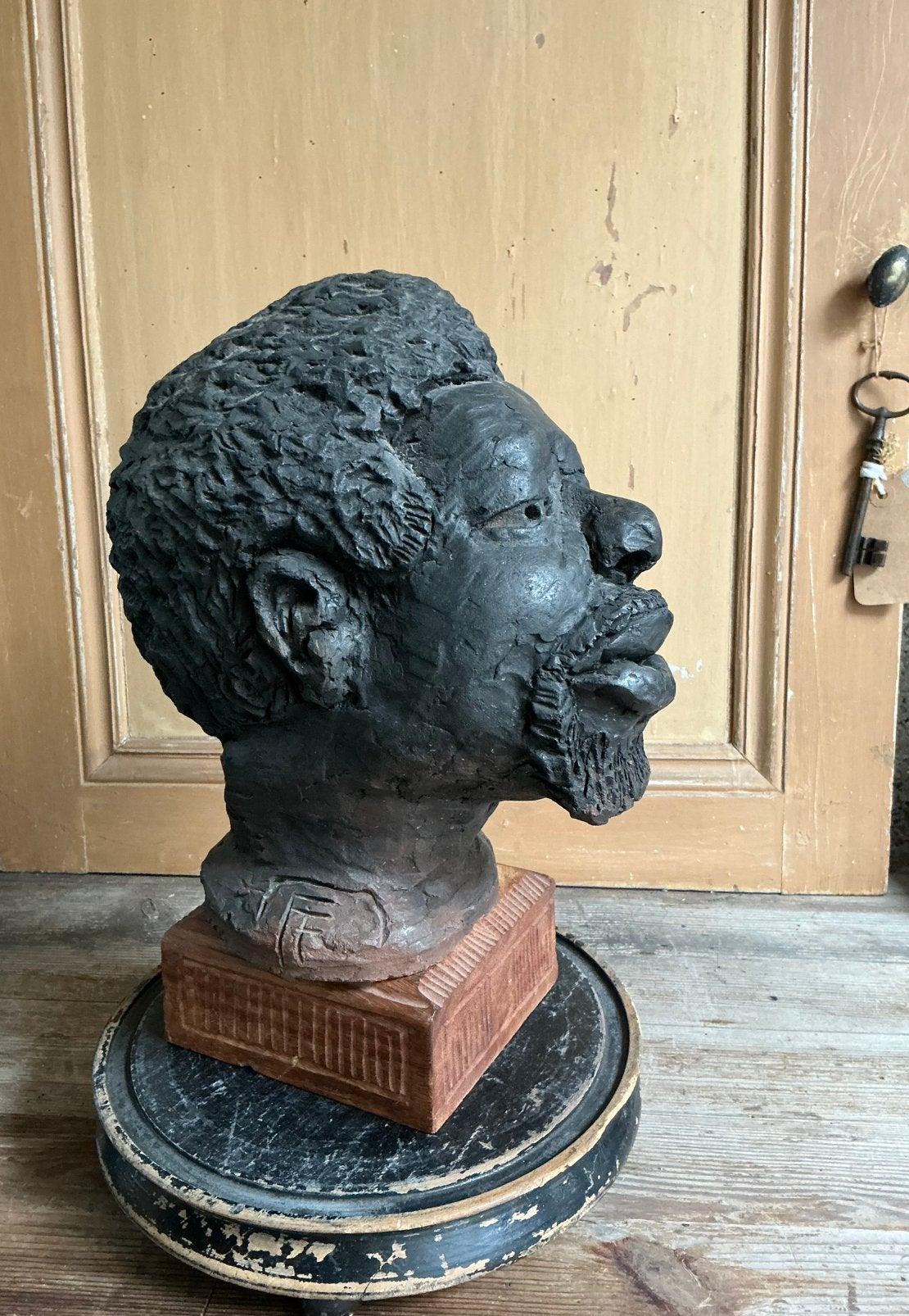 Aardewerk buste Afrikaanse man., Ophalen