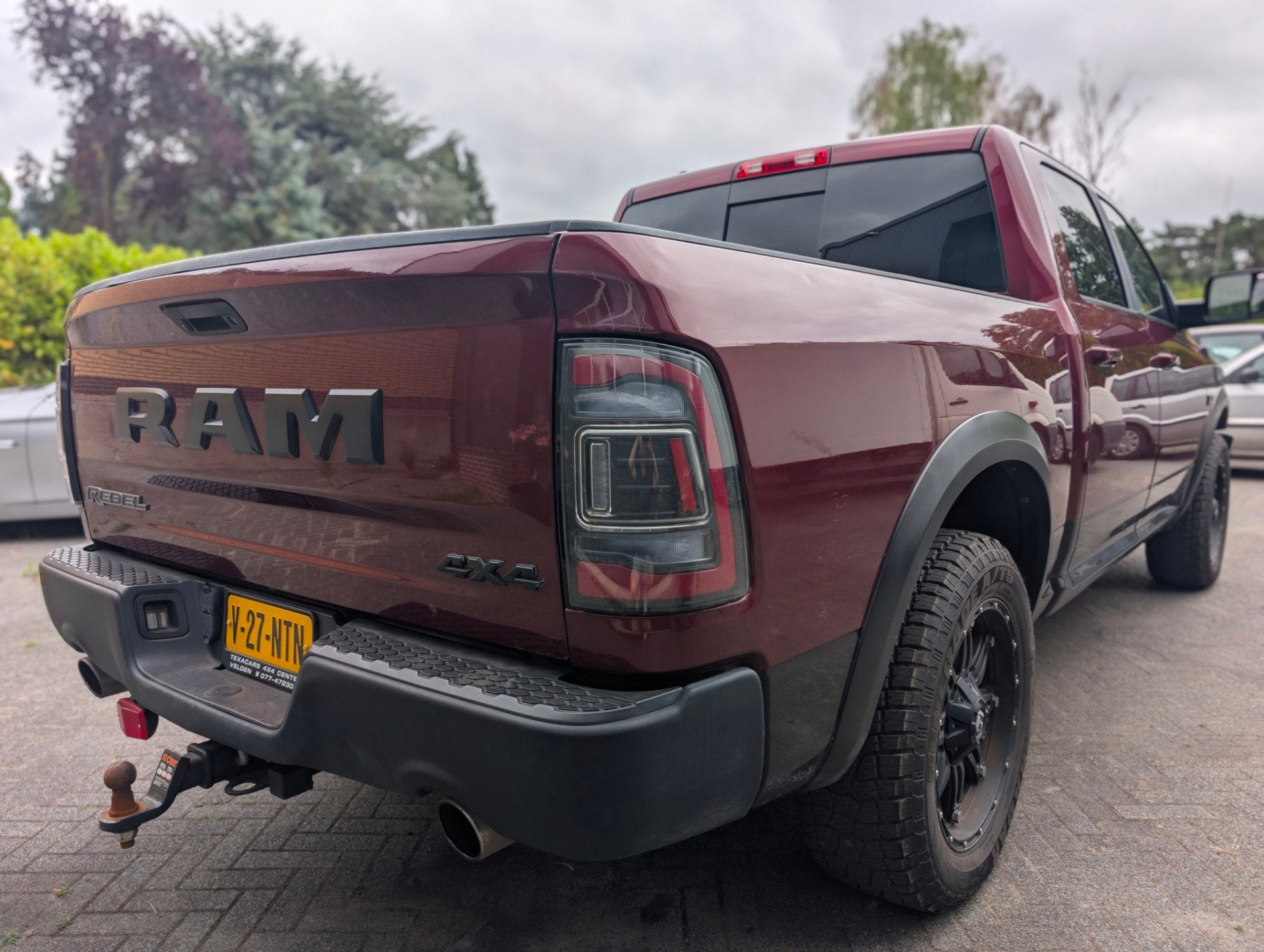 Ram RAM 1500 ST REBEL LPG nieuw apk banden, Auto's, Gebruikt, 5654 cc, Leder en Stof, Bedrijf
