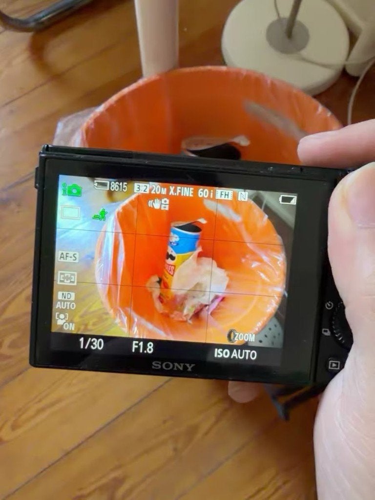 Sony RX100 III met Sony grip, Kantelbaar/draaibaar scherm, Lensdop, Ophalen of Verzenden, Zo goed als nieuw
