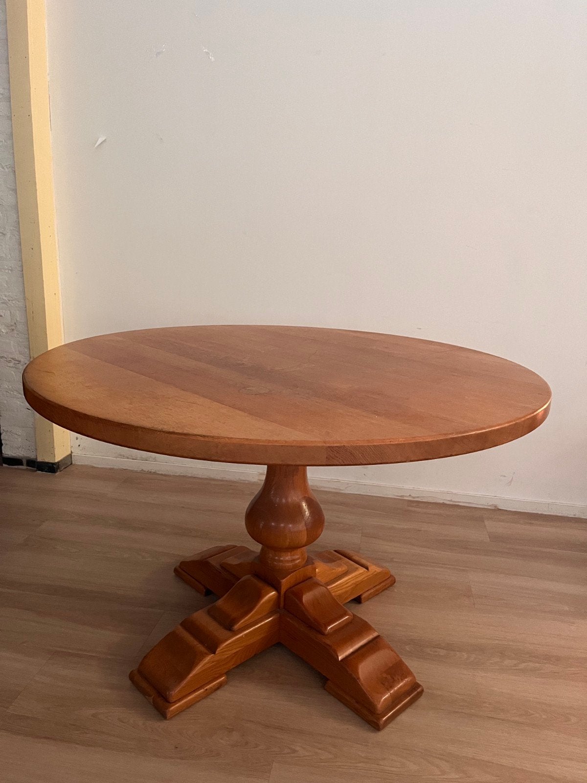 Ronde massief houten eettafel - 120 cm, Huis en Inrichting, Tafels | Eettafels, Ophalen of Verzenden, Zo goed als nieuw, Vijf personen of meer