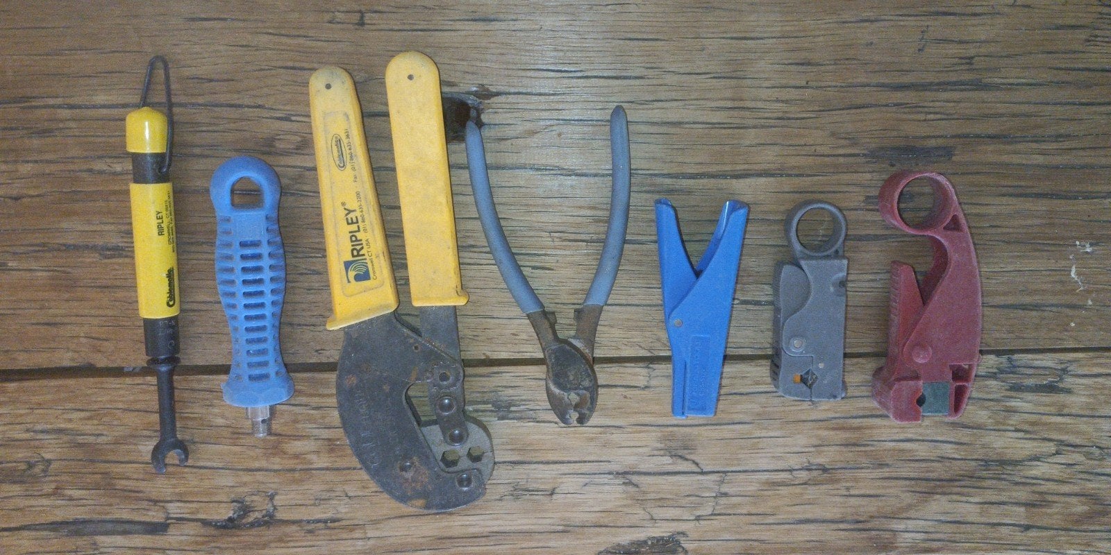 Diverse gereedschappen voor coax kabelbewerking, Ophalen of Verzenden, Gebruikt, Tang, Overige merken