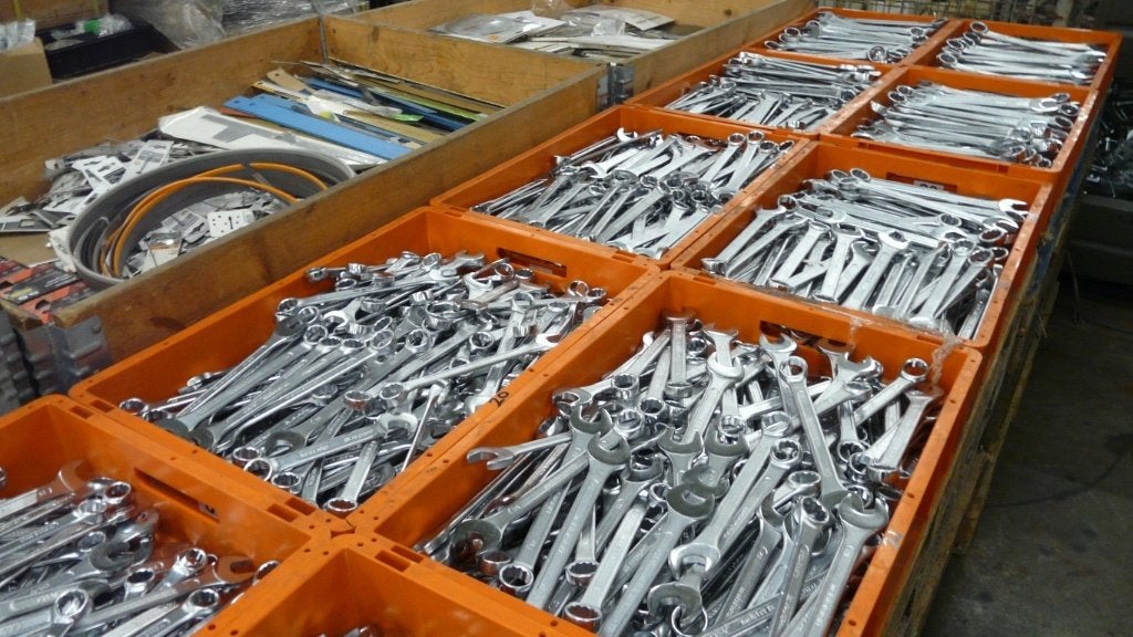 Nieuw gereedschap (uitzoeken per kilo), Ophalen, Nieuw