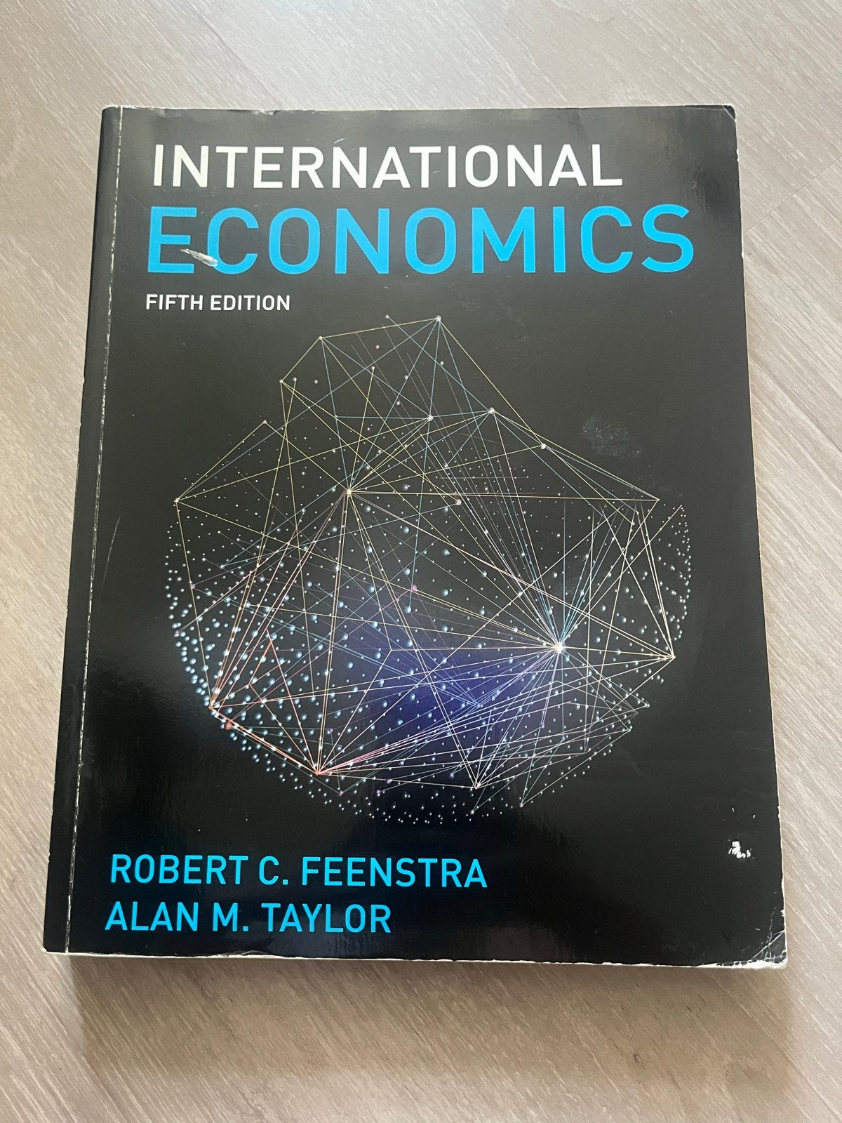 International Economics - Fifth Edition (Feenstra & Taylor), Ophalen of Verzenden, Gamma, Gelezen, WO