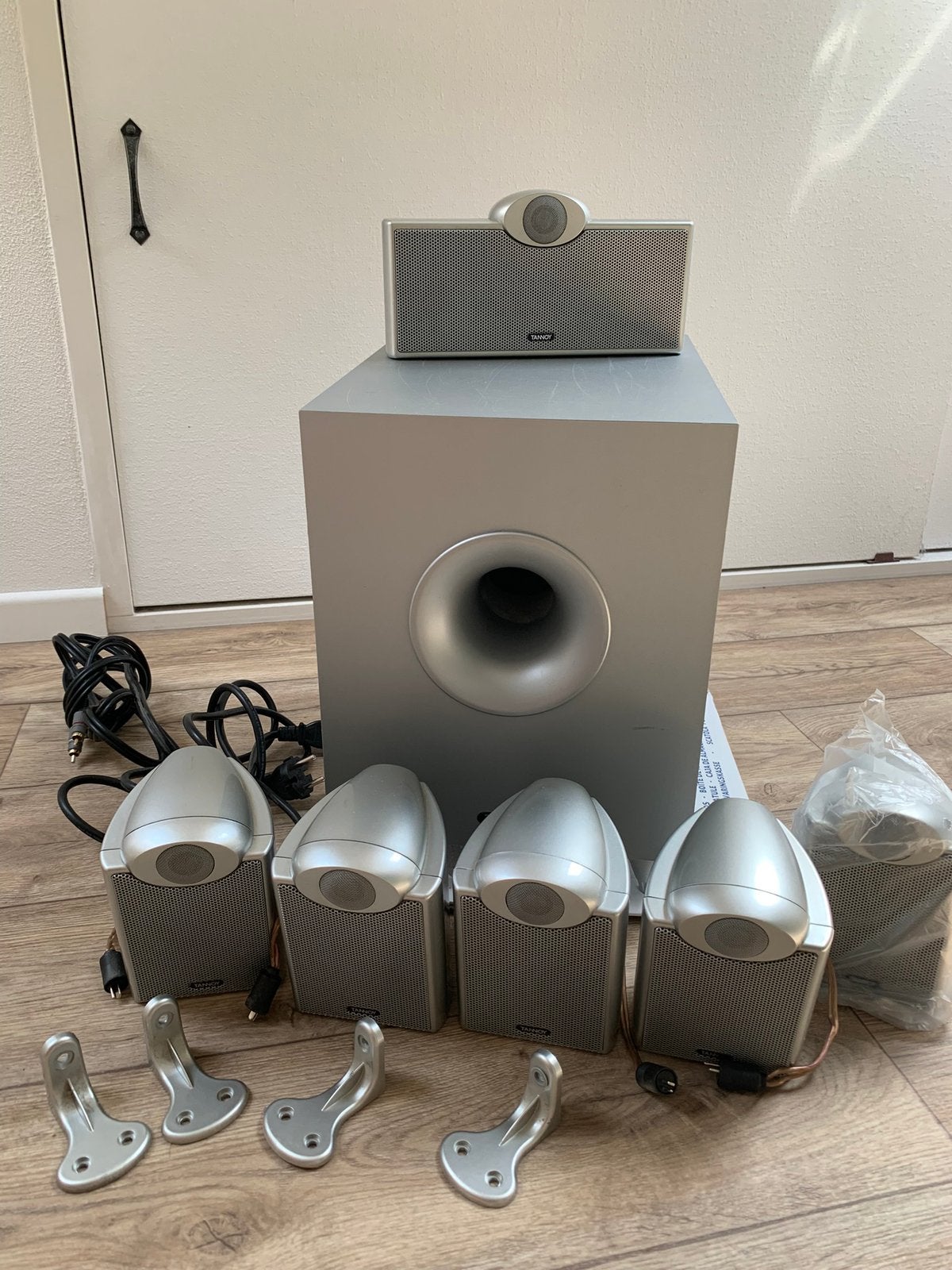 Tannoy EF 51 home theater loudspeaker system, 70 watt of meer, Zo goed als nieuw, 5.1-systeem, Overige spelers