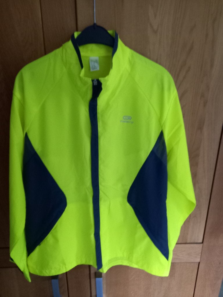 Decathlon lichtgewicht windjack/regenjack maat XL., Geel, Maat 46/48 (XL) of groter, Nieuw, Ophalen of Verzenden