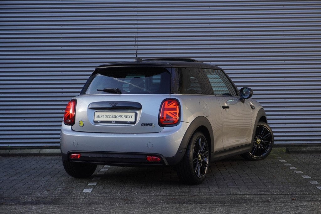 MINI Electric Cooper SE Classic Uitvoering | Glazen panorama, Auto's, Mini, Stof, 4 stoelen, Mini Electric, 184 pk