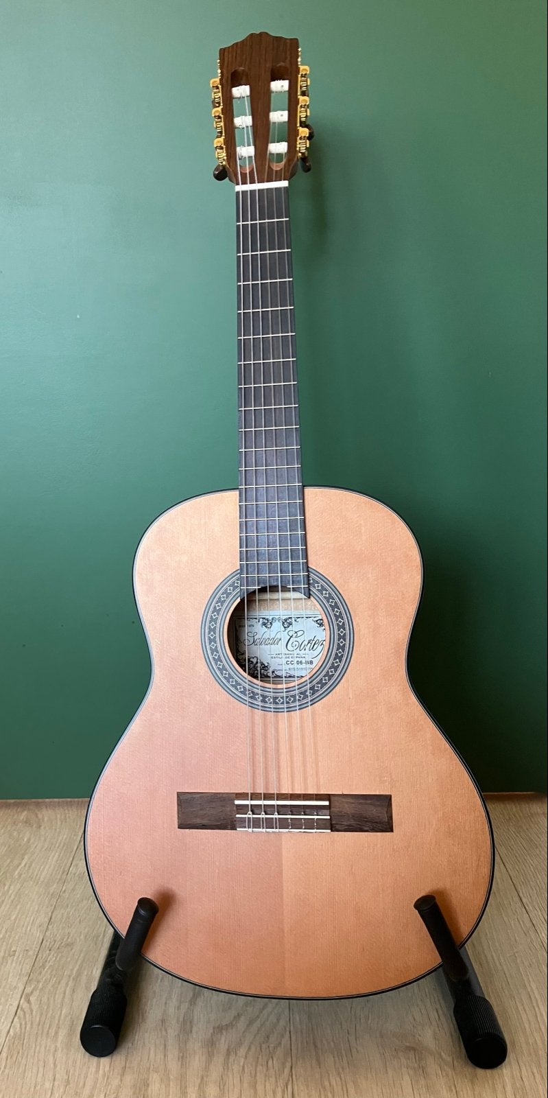 Salvador Cortez CC-06-BB 1/2, Muziek en Instrumenten, Ophalen, Zo goed als nieuw, Klassieke of Spaanse gitaar, Met koffer