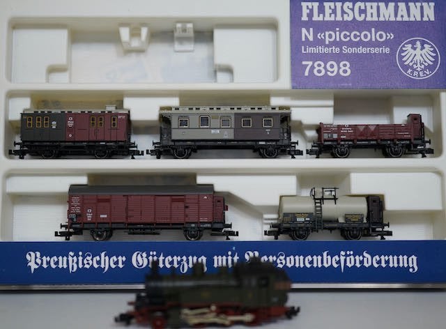 Fleischmann N7898 Güterzug mit Personenbeförderung K.P.E.V., Hobby en Vrije tijd, Verzenden, Gelijkstroom, Wagon, Fleischmann
