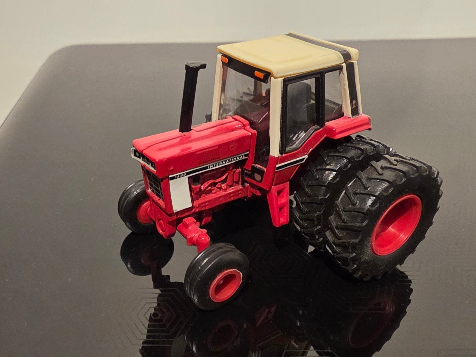 International Harvester 1486 1:64 ERTL, Ophalen of Verzenden, Zo goed als nieuw