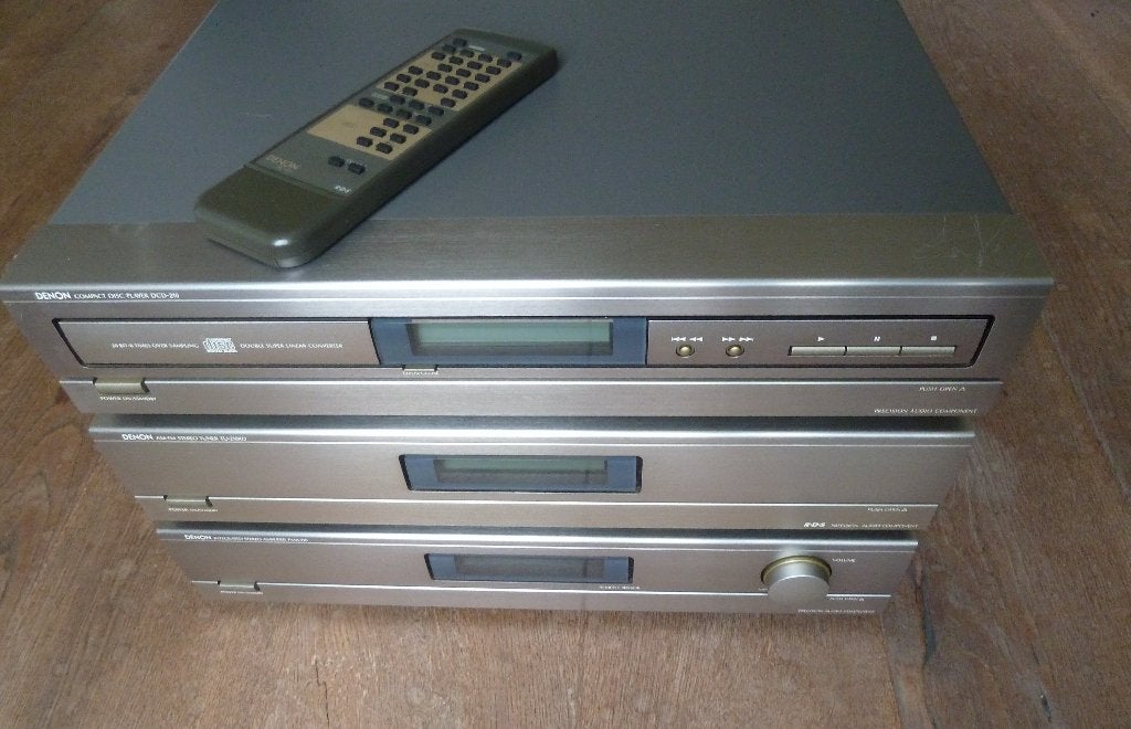 Slim Line Design DENON HiFi Set (Verst./Tuner/CD) + Afst Bed, Denon, Zo goed als nieuw, Cd-speler, Losse componenten