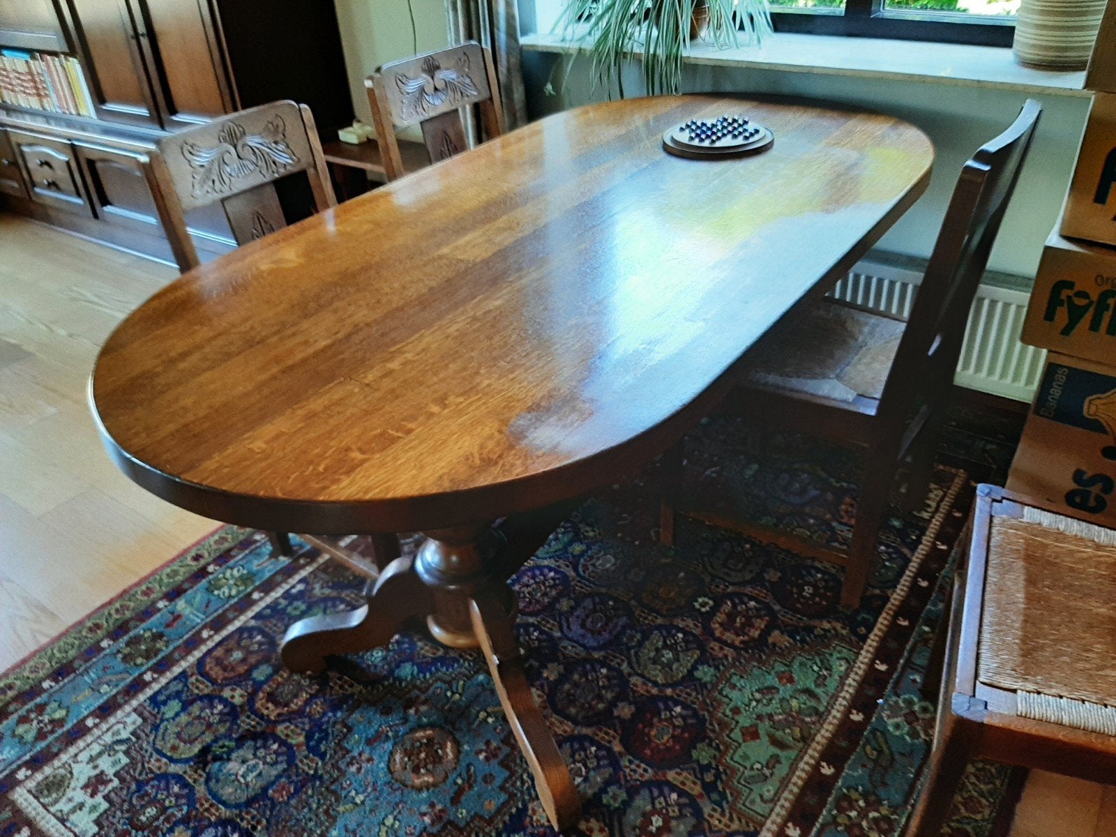 Massieve eikenhouten ovale eettafel met 4 rieten stoelen, Ophalen, Gebruikt, Klassieke, Eikenhout