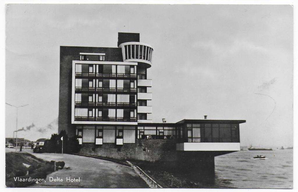 Vlaardingen Delta Hotel Gelopen Ansichtkaart (B7540 ), Verzenden, 1960 tot 1980, Gelopen, Zuid-Holland