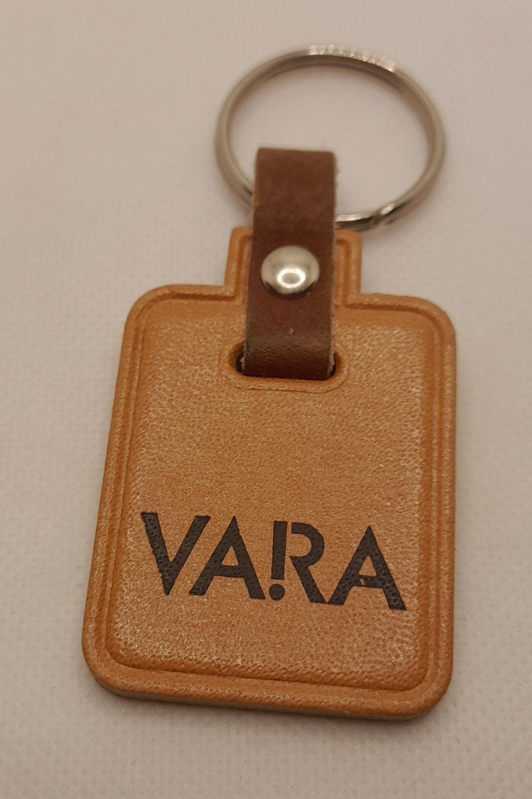 VARA Sleutelhanger - Bruin Leer, Verzamelen, Ophalen of Verzenden, Zo goed als nieuw, Merk