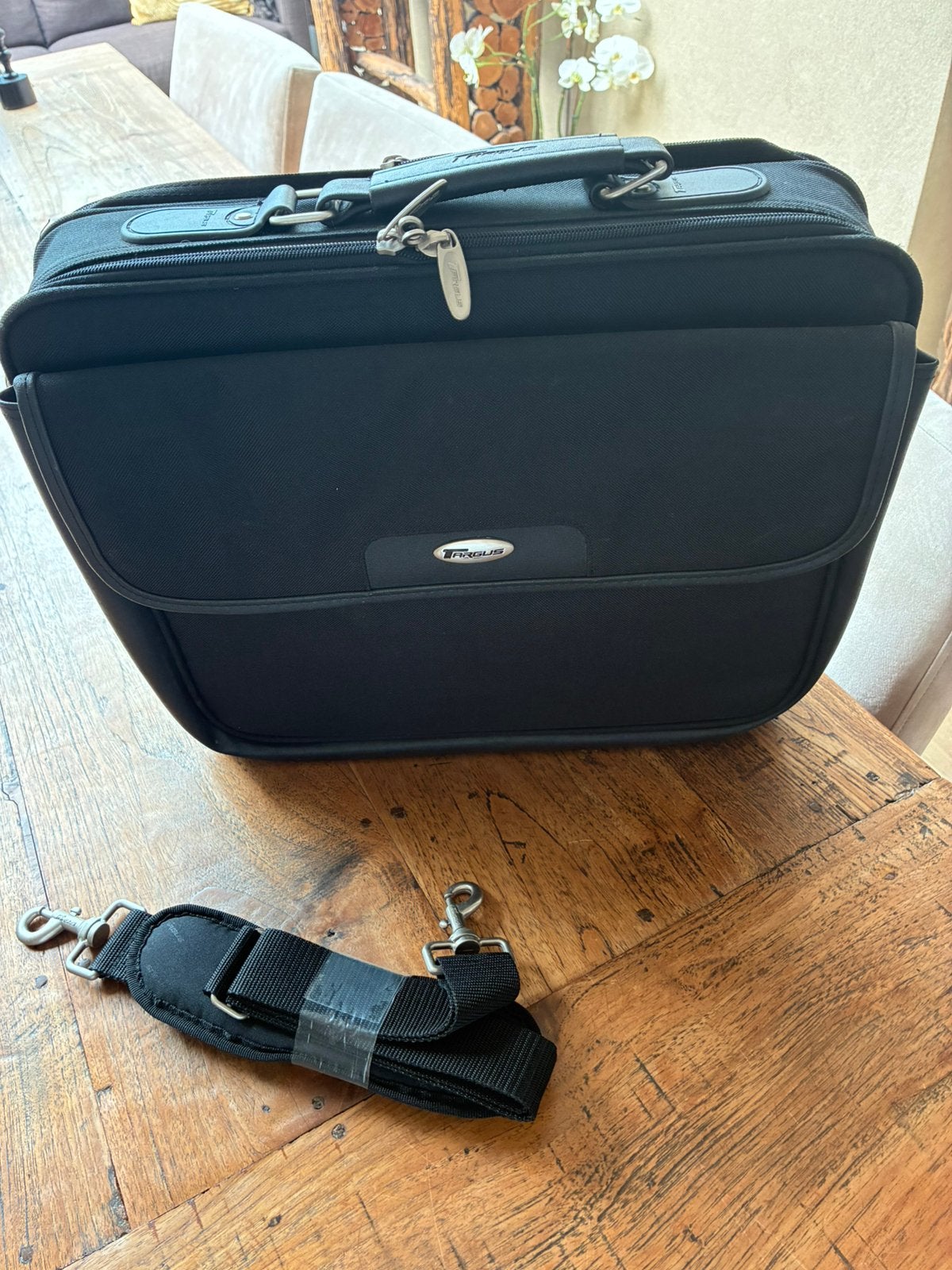 Nieuwe laptoptas Targus, Computers en Software, Laptoptassen, 17 inch of meer, Ophalen of Verzenden, Zo goed als nieuw, Targus