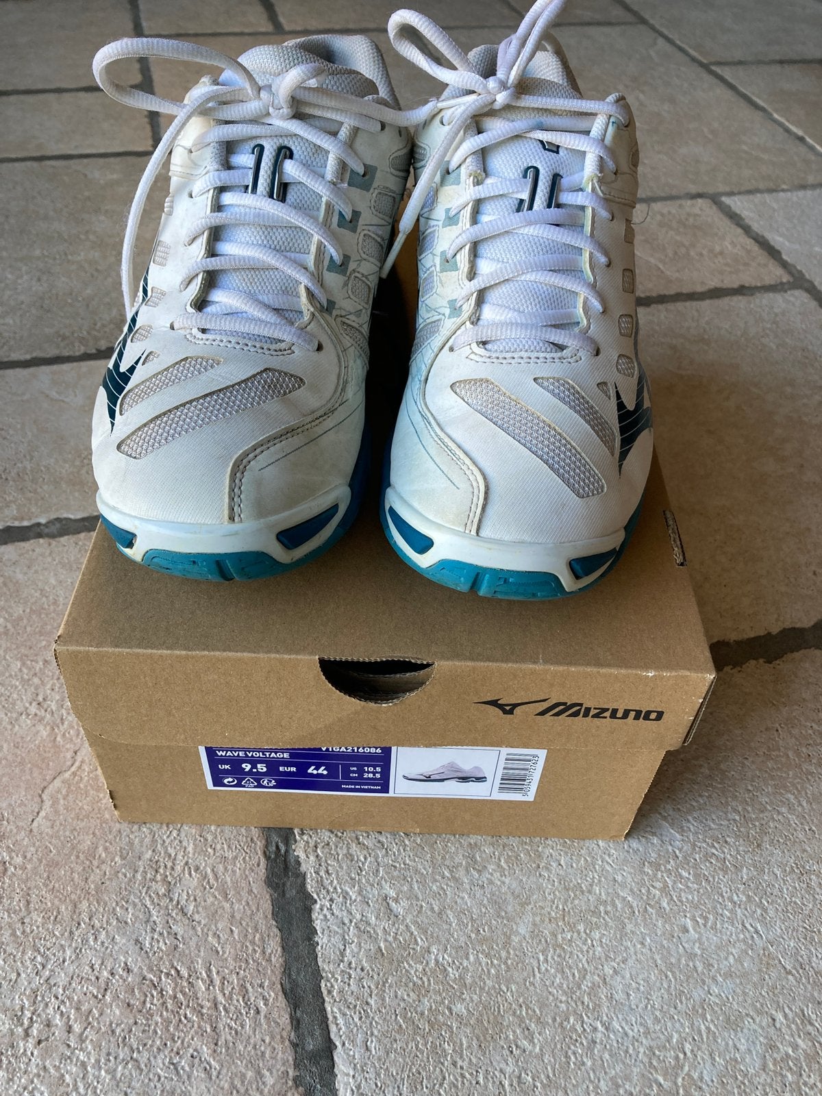 mizuno wave voltage zaalschoenen in maat 44, Sport en Fitness, Ophalen of Verzenden, Gebruikt, Schoenen