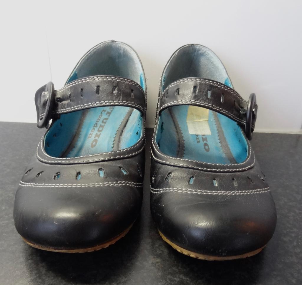 Mooie zwarte dames pums schoenen maat 40, Kleding | Dames, Schoenen, Pumps, Zwart, Ophalen of Verzenden, Gedragen