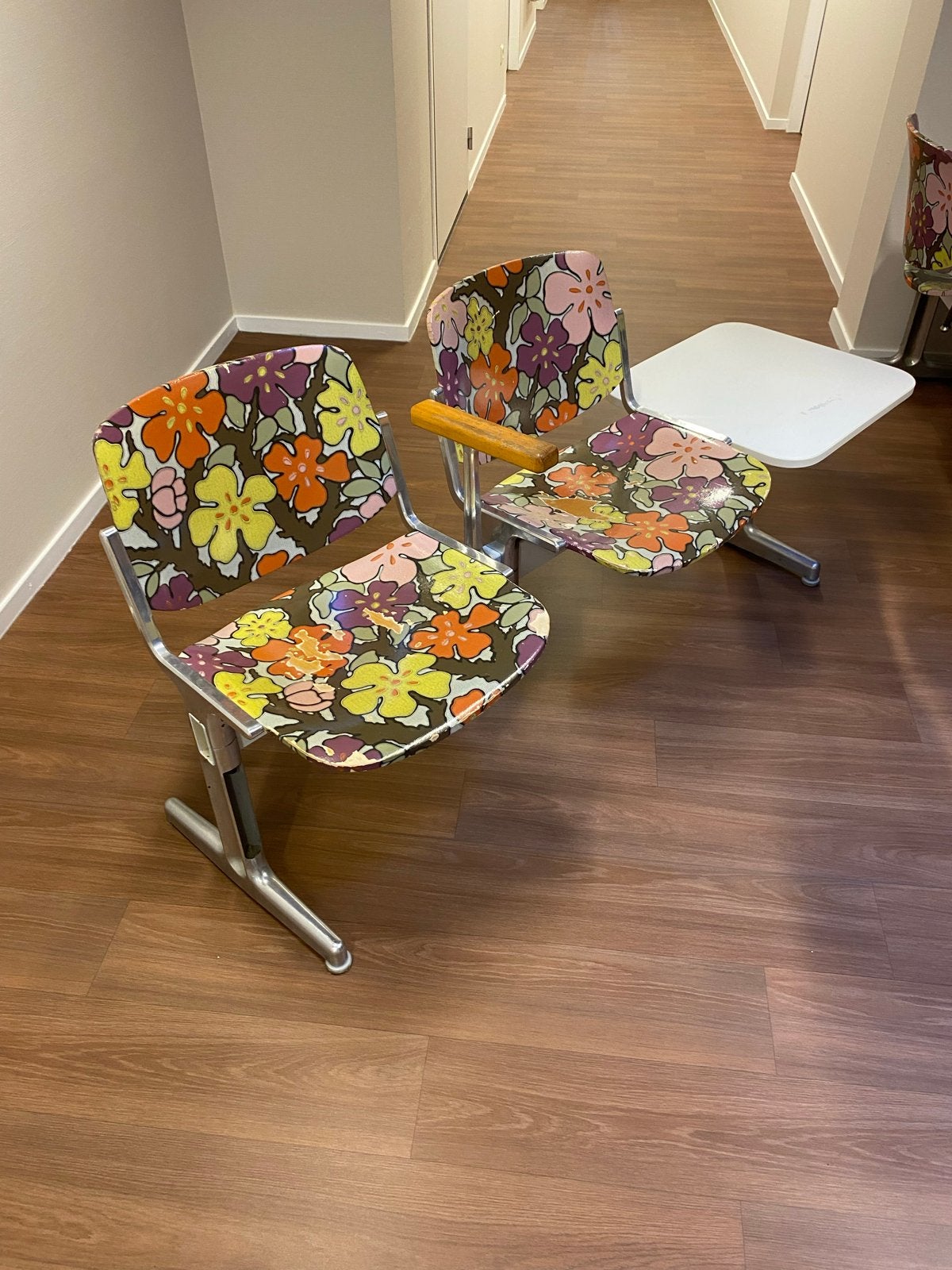Wachtkamer Stoelen met Bloemen Dessin, Huis en Inrichting, Stoelen, Ophalen, Gebruikt, Twee, Overige kleuren