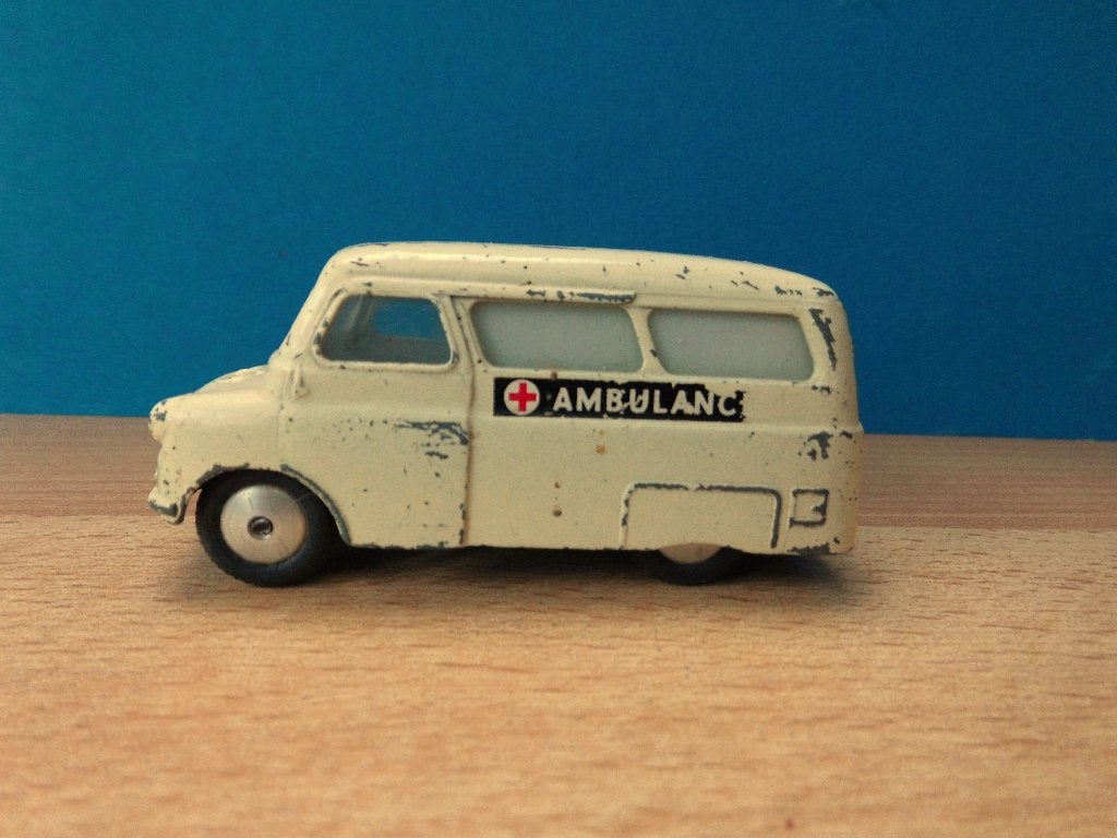 Corgi Toys Bedford Utilecon AMBULANCE licht bespeelde staat, Ophalen of Verzenden, Gebruikt, Auto, Corgi