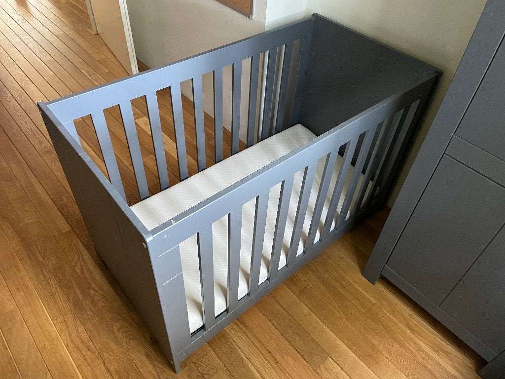 WOOOD babyslaapkamer set + Aerosleep matras, Ophalen, Gebruikt, Ledikant