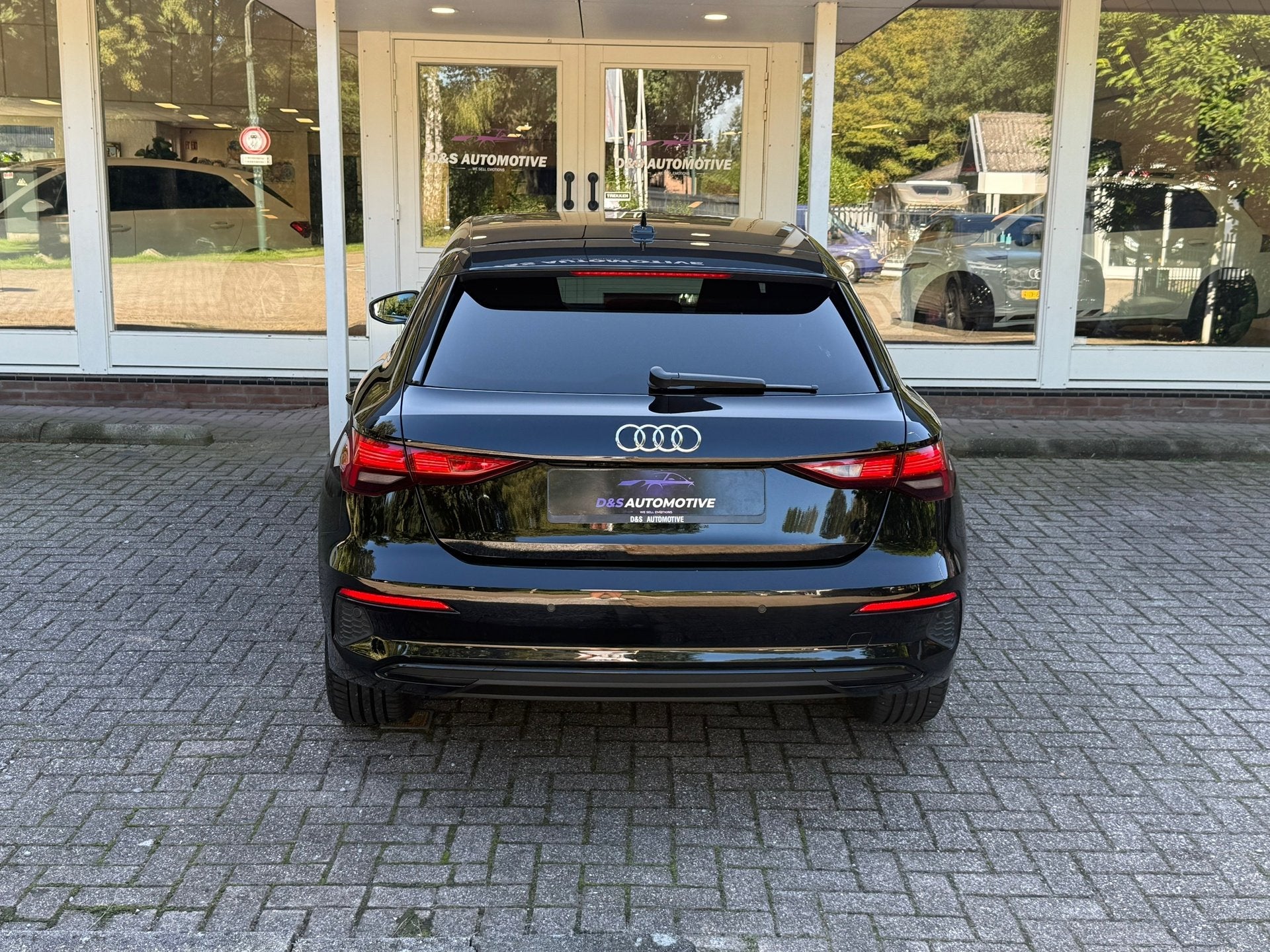 Foto 11 van Audi A3 Sportback 40 TFSI e Advanced edition S LINE/STOELVER