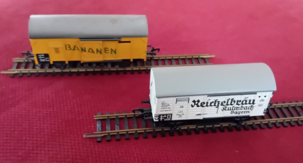 Fleischmann 4 gesloten goederenwagons, Gebruikt, Gelijkstroom, Fleischmann, Wagon