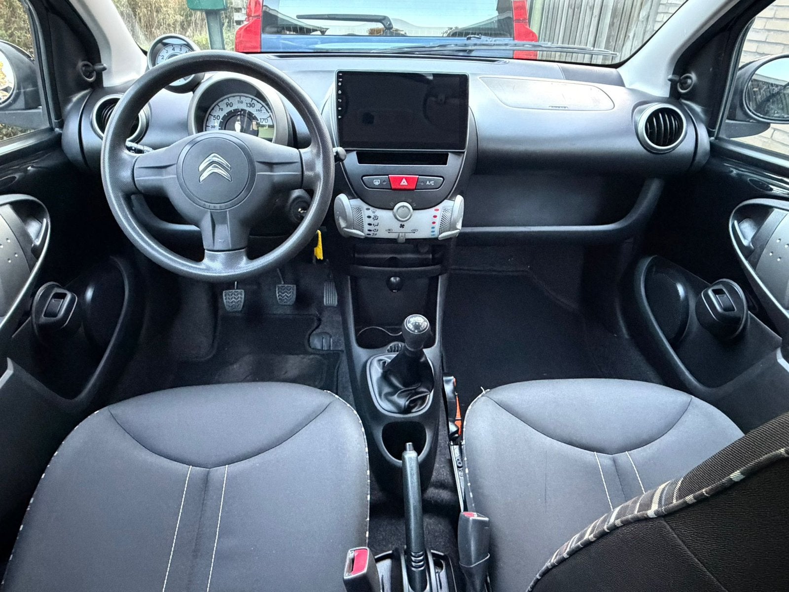 Citroën C1 1.0i 68PK 5D 2013 carplay airco facelift, Auto's, Citroën, Voorwielaandrijving, Euro 5, Stof, Zwart