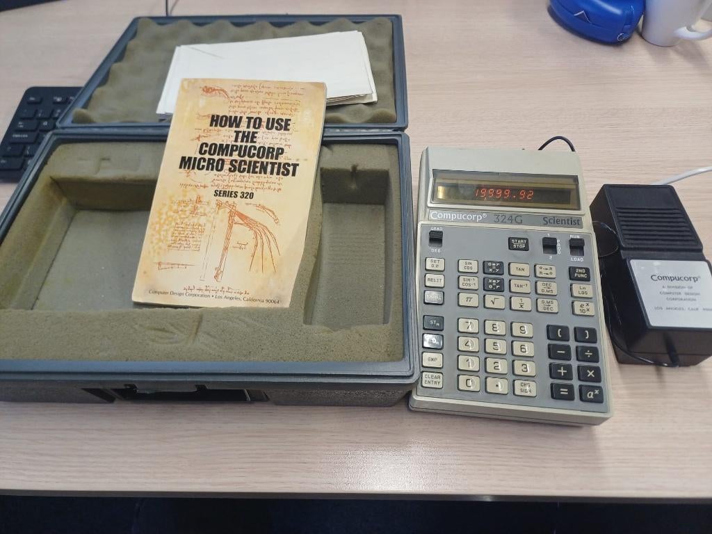 Vintage rekenmachine Compucorp 324G Scientist uit 1970 -1975, Ophalen