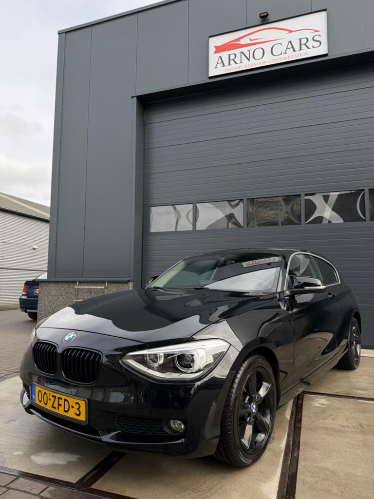 BMW 1-Serie 116i AUTOMAAT 2012 Zwart -COMPLEET IN ORDE|APK, Euro 5, 1280 kg, Zwart, 4 cilinders