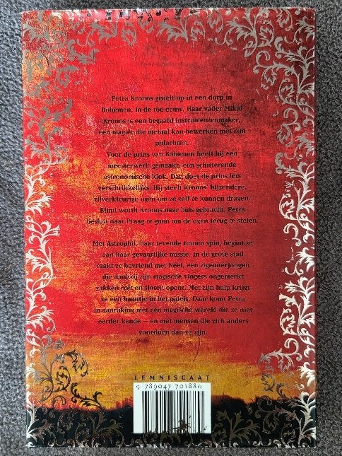 De ogen van Kronos - Marie Rutkoski, Gelezen, Ophalen of Verzenden, Fictie, M. Rutkoski