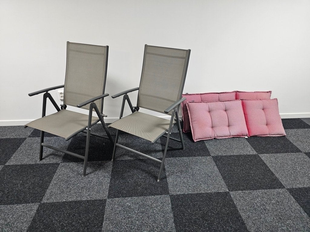 2 tuinstoelen met tuinkussens voor €20,-, Ophalen, Gebruikt, Nvt, Eén