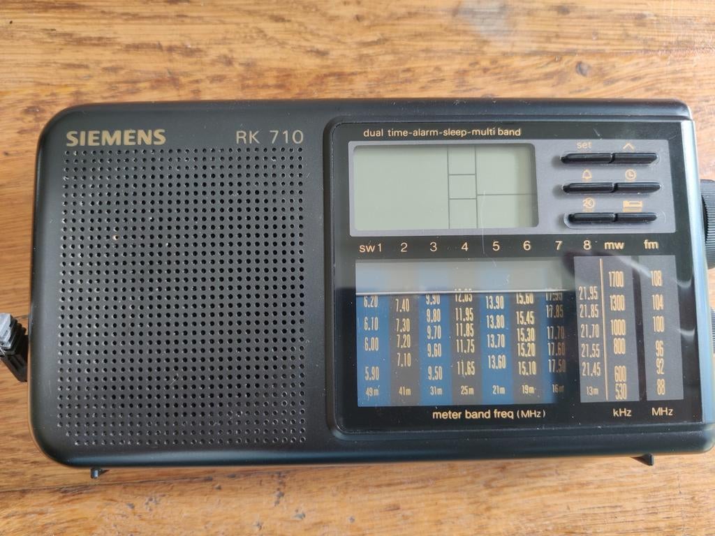 Siemens wereldontvanger RK 710 in doos, Audio, Tv en Foto, Radio's, Ophalen of Verzenden, Zo goed als nieuw, Wereldontvanger