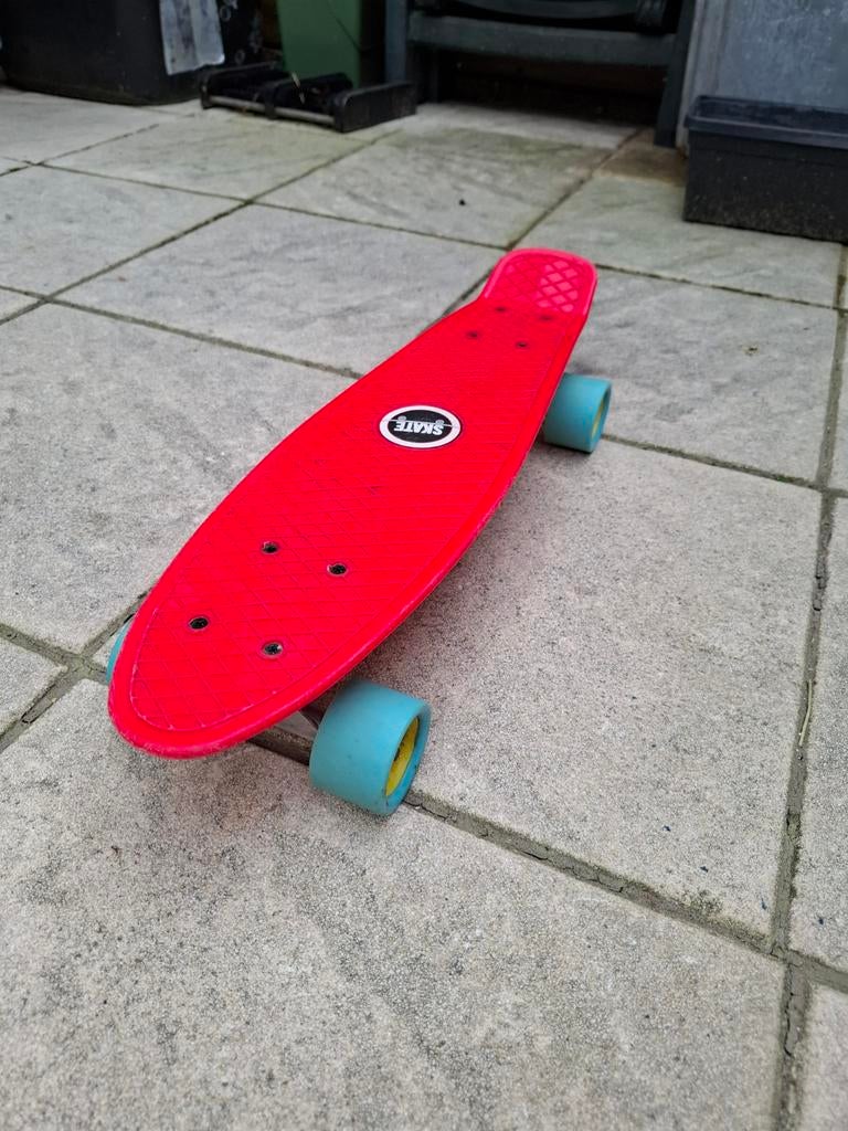 Rood pennyboard, Sport en Fitness, Skateboarden, Ophalen of Verzenden, Gebruikt, Overige typen