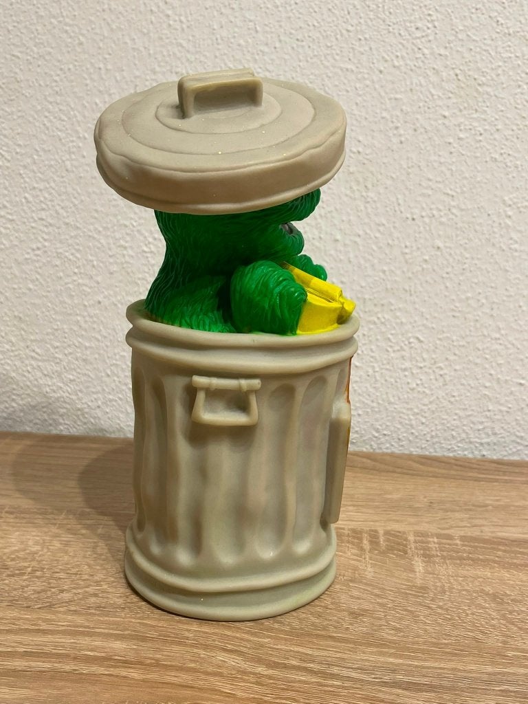 Oscar the Grouch Sesamstraat Spaarpot Enesco Vintage, Enesco Toy, Kunststof, Ophalen of Verzenden, Zo goed als nieuw