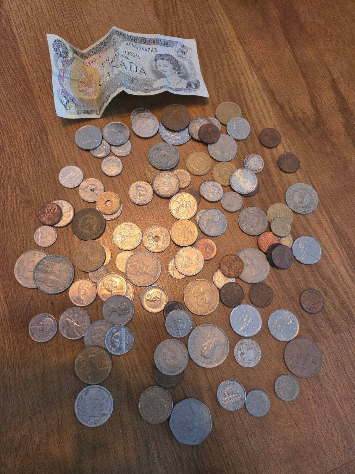 Diverse verzameling munten en Canadees bankbiljet, Ophalen of Verzenden, Noord-Amerika, Setje